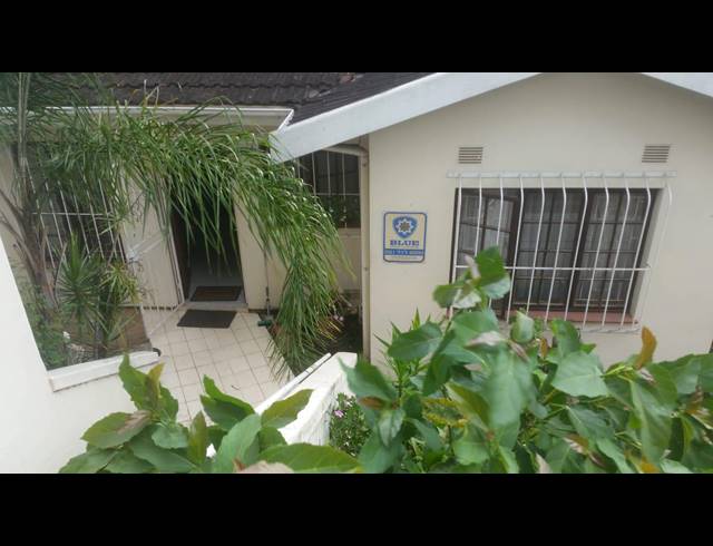 3 BEDROOM DUET TO LET IN BEREA WEST